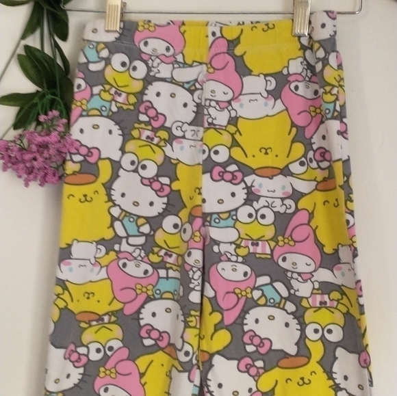 Sanrio and Friends Hello Kitty Flare Leggings Sleep Pajamas Size Small - Picture 2 of 4